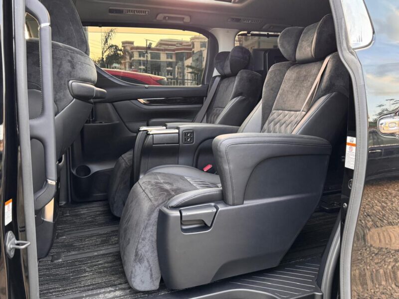 2017 Toyota Vellfire 2.5L