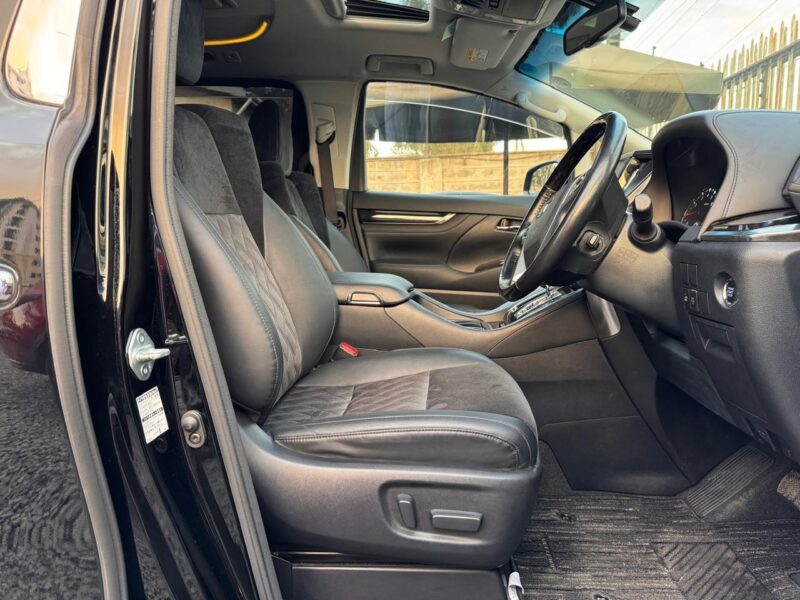 2017 Toyota Vellfire 2.5L